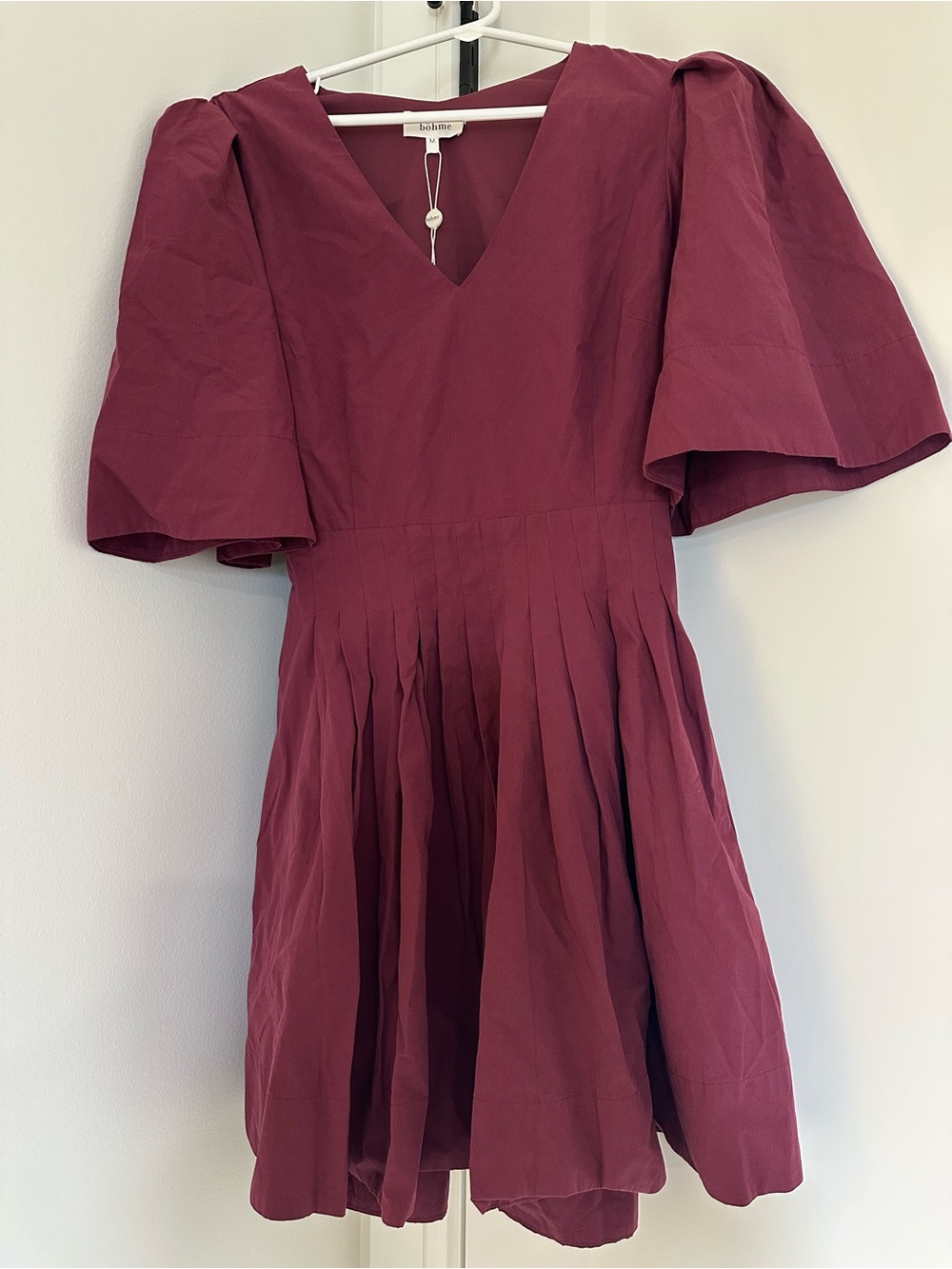 Bohme Dress V-Neck Pleated Open Back Burgundy Womenโs M NWT